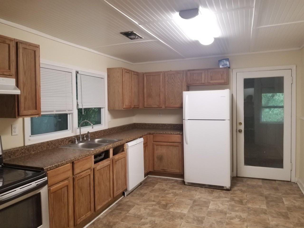 302 Atlanta Hwy Se - Photo 3 of 12