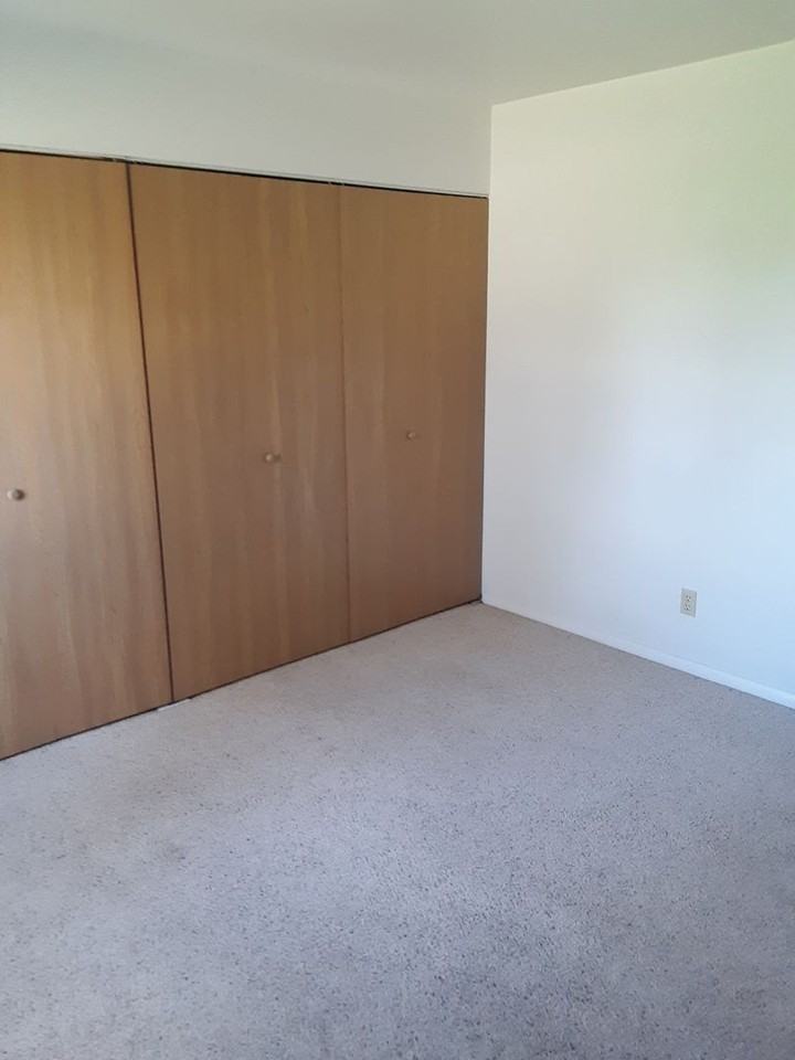 US 11 Larkspur Dr. - Photo 2 of 6