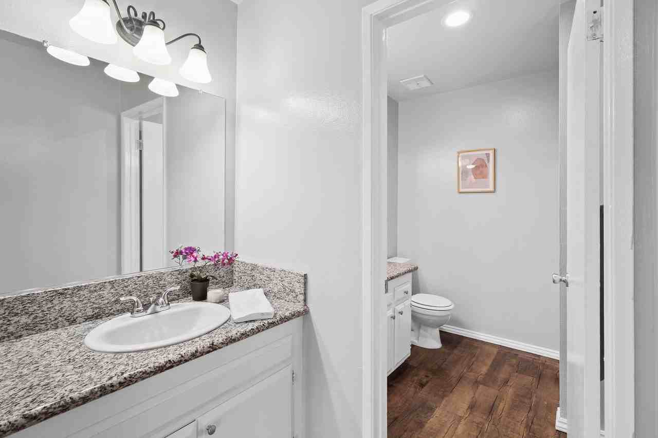 Villa Marseilles Apartments - Photo 5 of 50