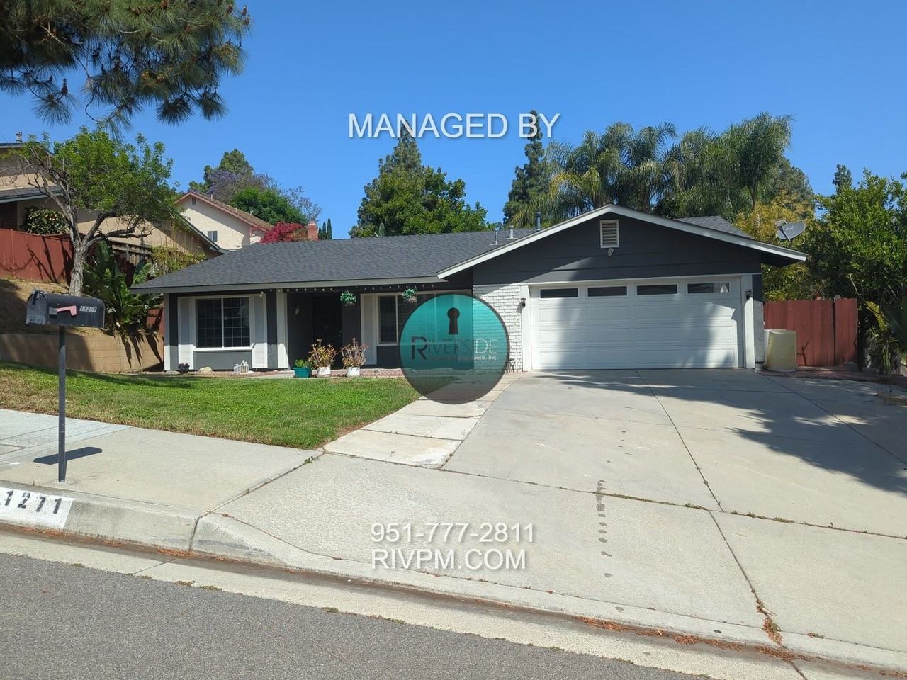 11271 Sweetwater Dr - Photo 2 of 19