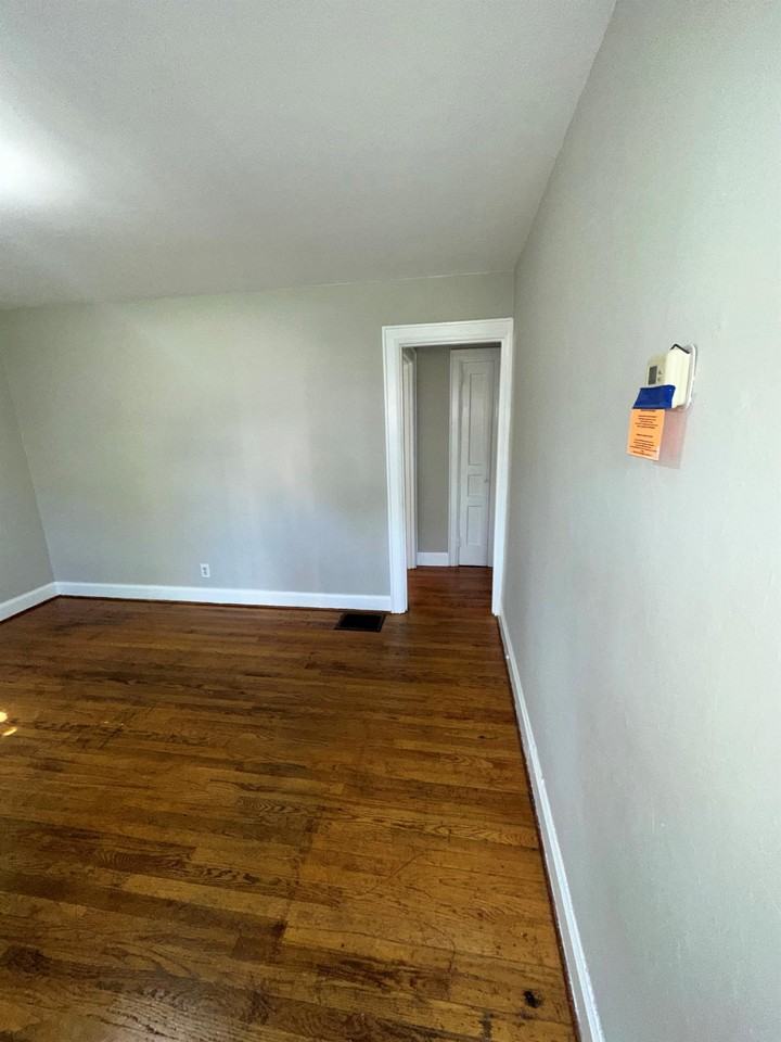 1517 Sweetbriar Avenue New - A #A - Photo 3 of 9