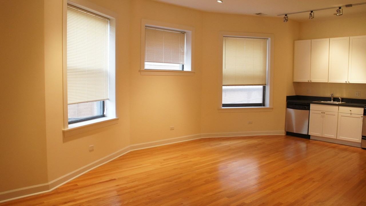 4715 N. Sheridan LLC - Photo 6 of 10