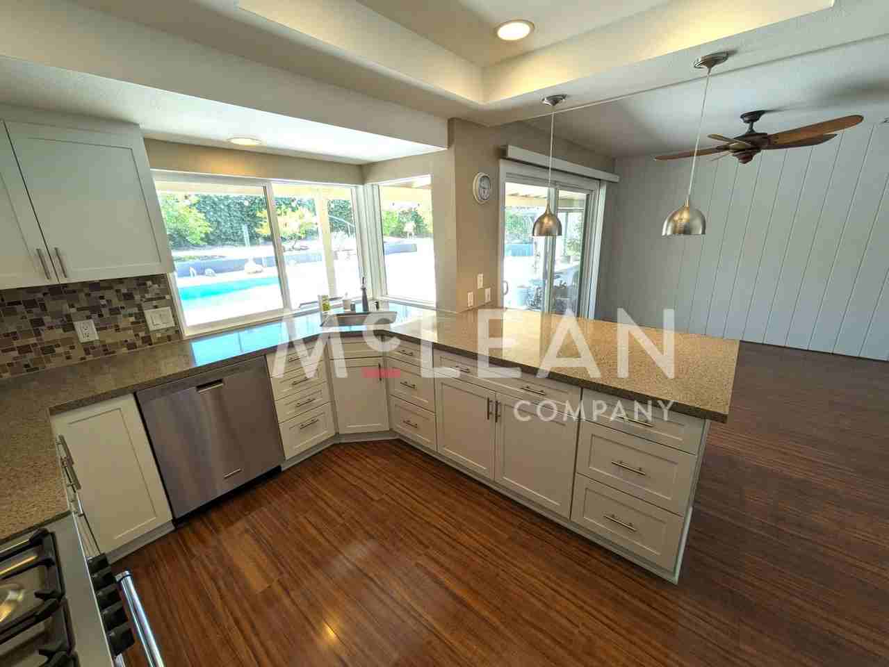 73423 Tamarisk St - Photo 3 of 48
