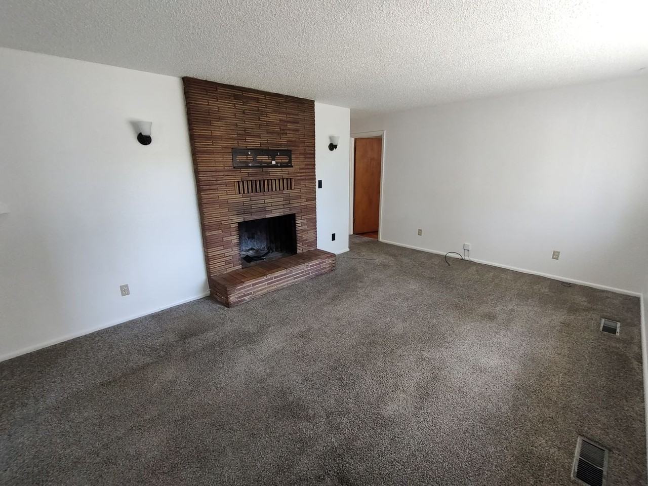 345 Cook St - Photo 2 of 16