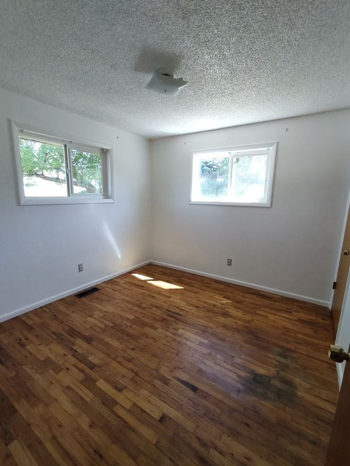 345 Cook St - Photo 4 of 16