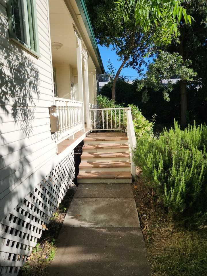 111 Hazel St - Photo 3 of 20
