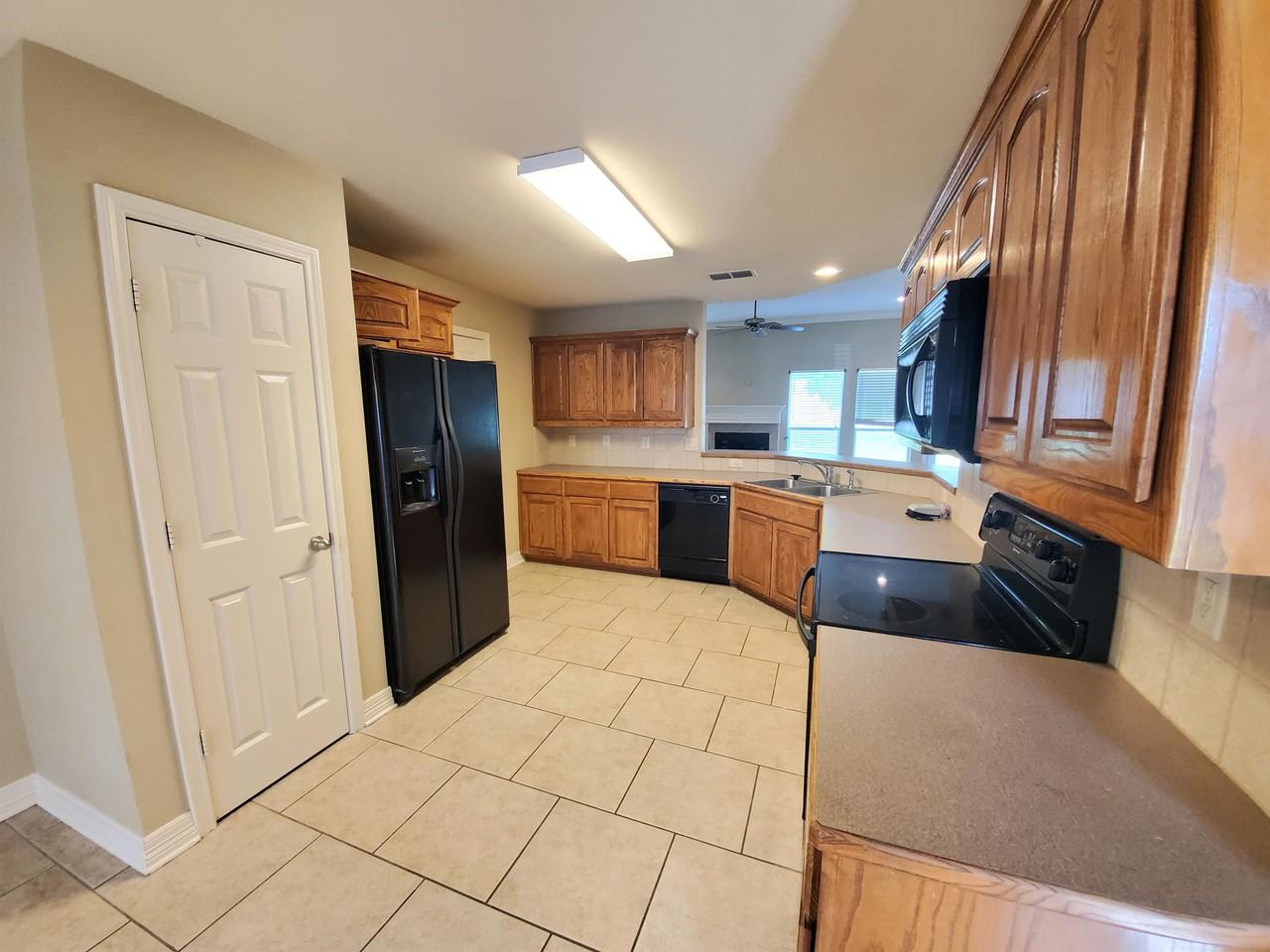 208 Amanda Ct #1 - Photo 4 of 18