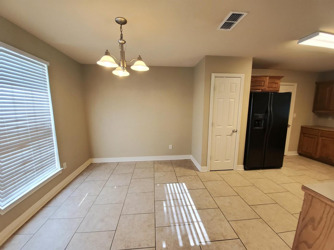208 Amanda Ct #1 - Photo 5 of 18