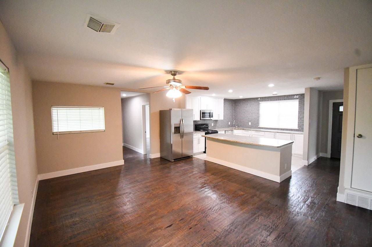 3430 Princeton Dr - Photo 3 of 28