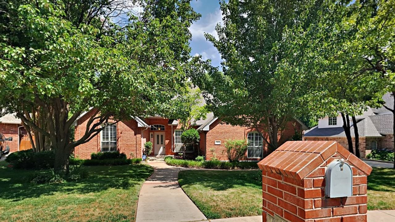741 Fox Bend Trl - Photo 2 of 25
