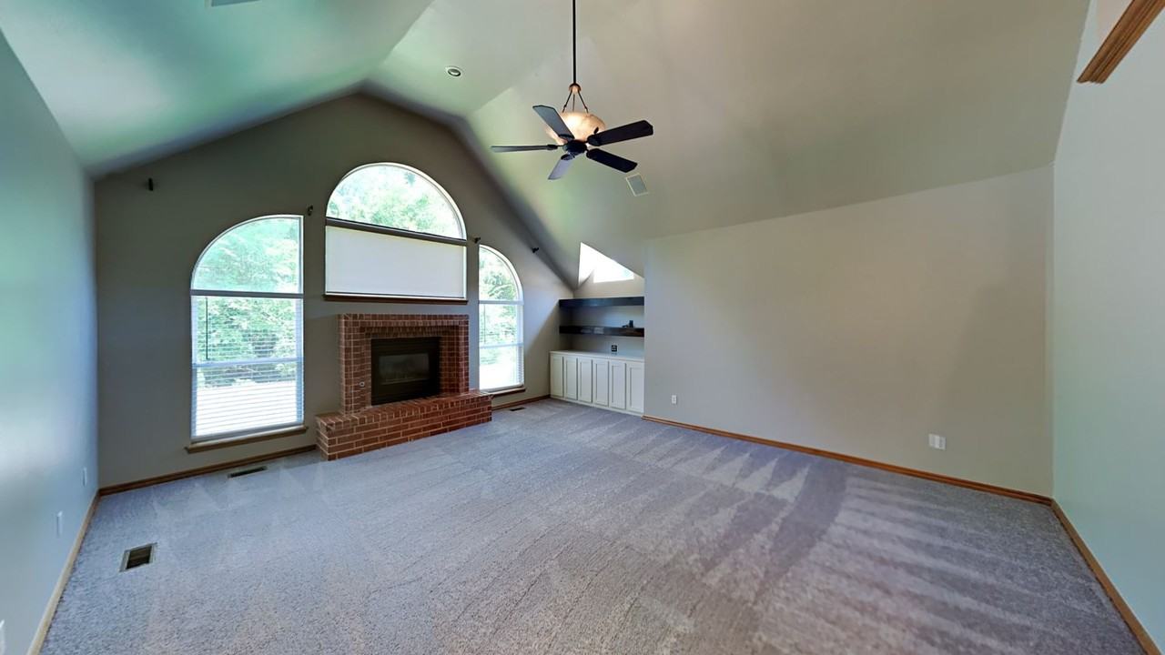 741 Fox Bend Trl - Photo 5 of 25