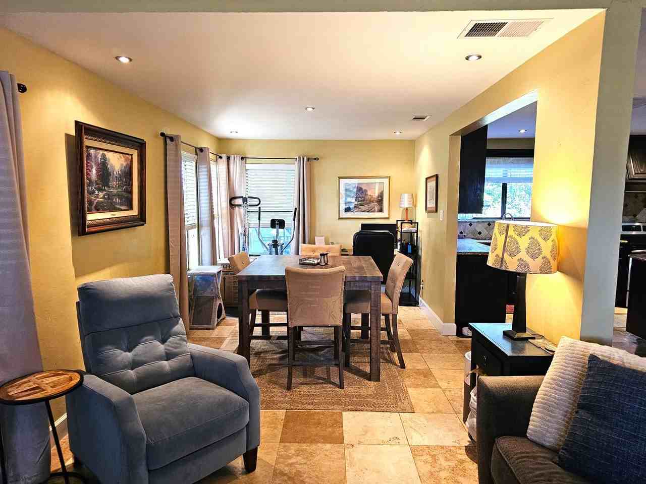 3926 White Oak Ct - Photo 4 of 21