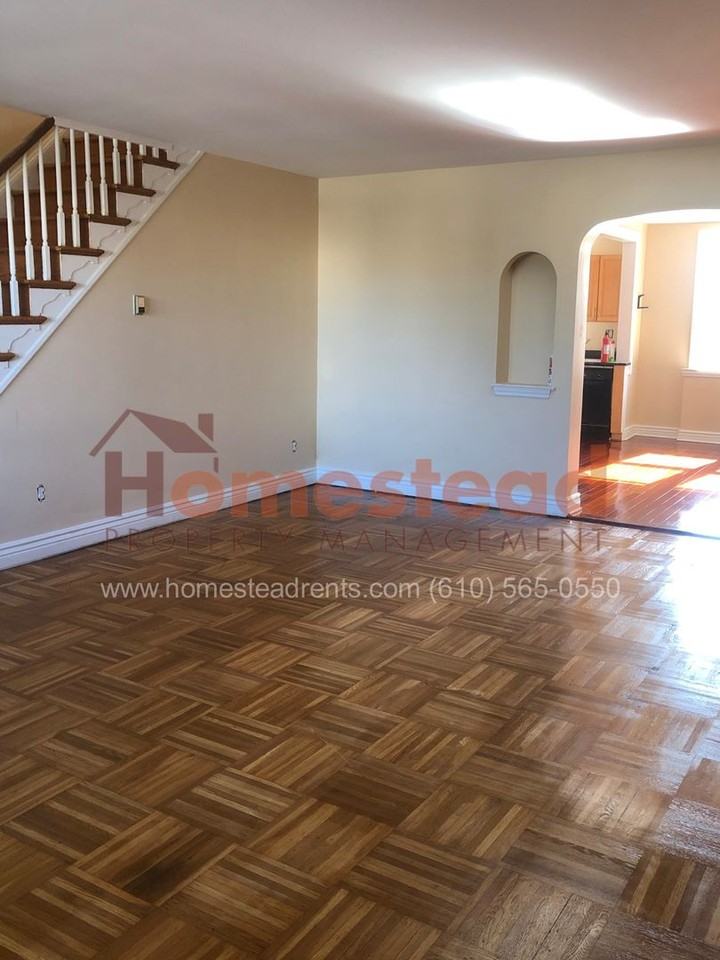 245 N Wycombe Ave - Photo 3 of 18