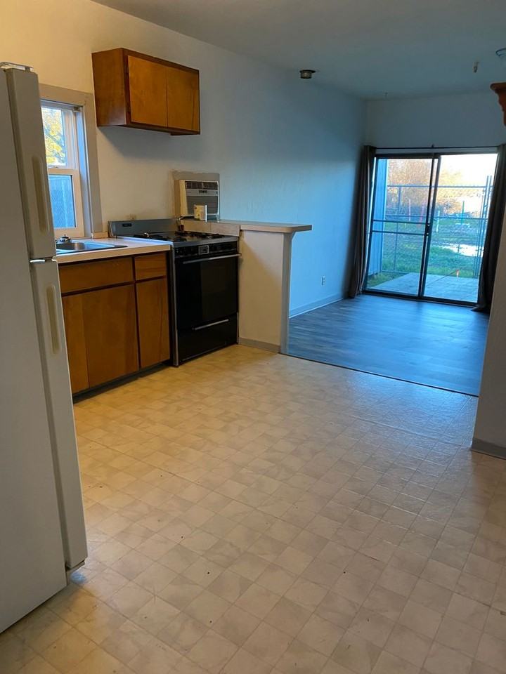 115 Lozier Ln #B - Photo 2 of 11
