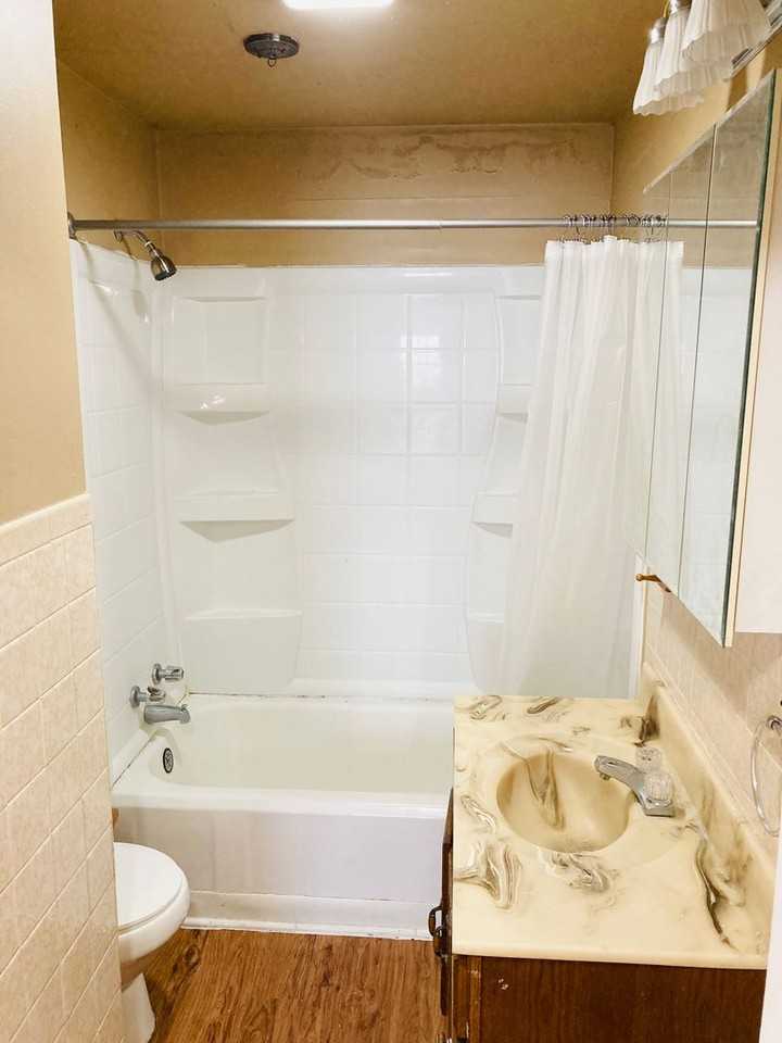 320 W Elm St - Photo 7 of 21