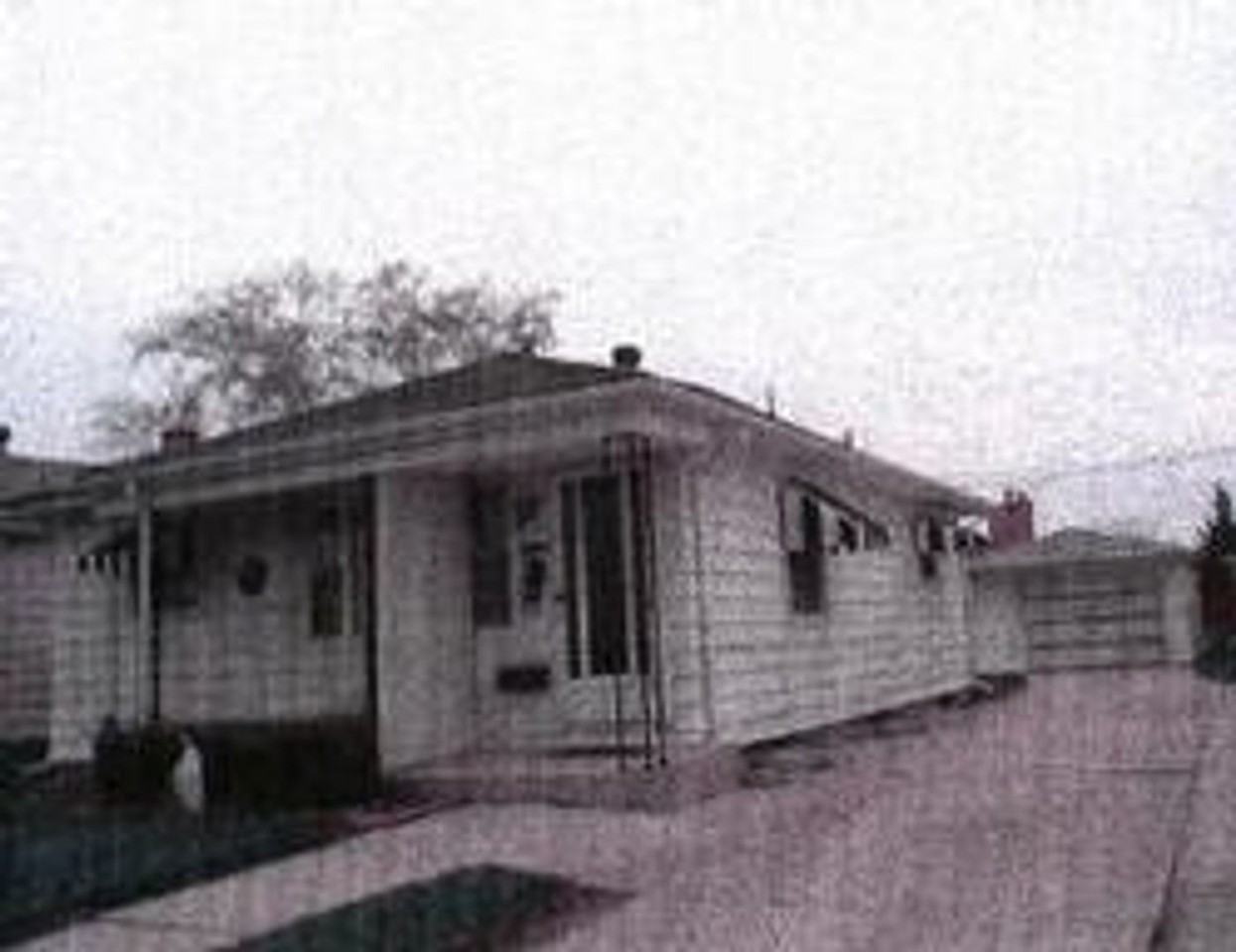 2705 Ashland Avenue - Photo 2 of 5