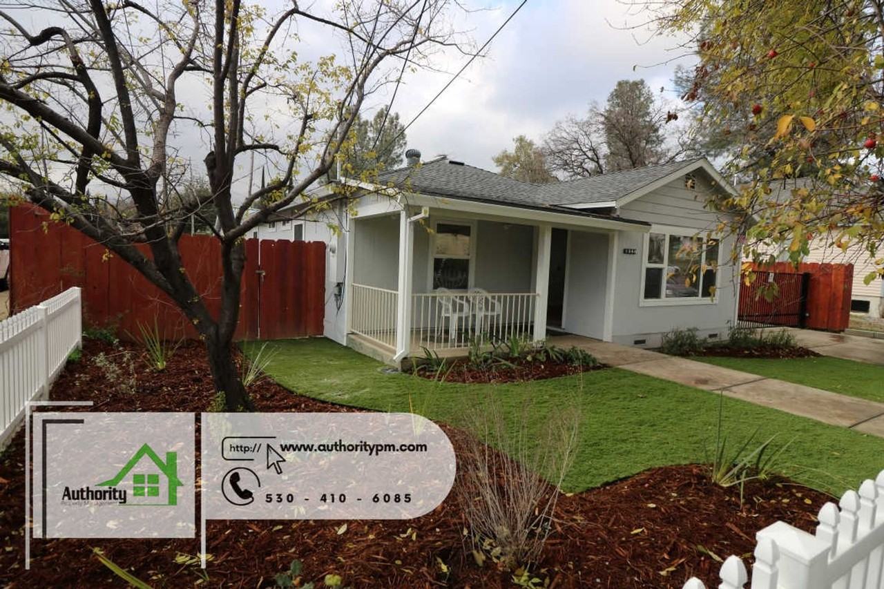 1366 Magnolia Ave - Photo 3 of 24