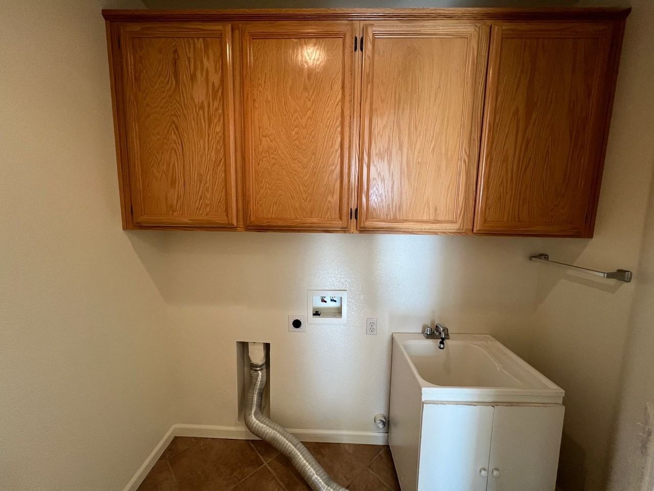 6082 Connery Dr - Photo 7 of 19