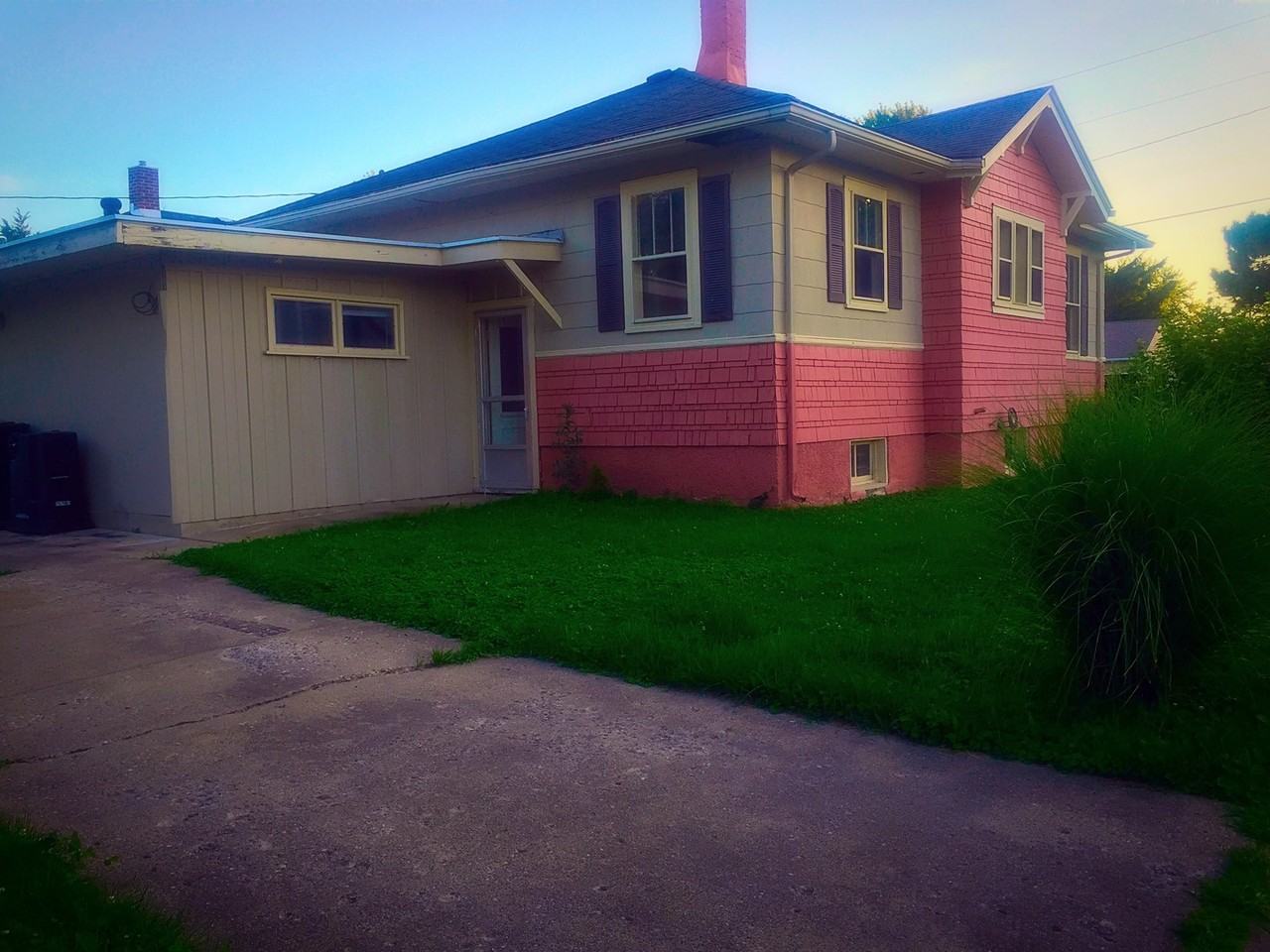 2121 N 20th St - Photo 3 of 14