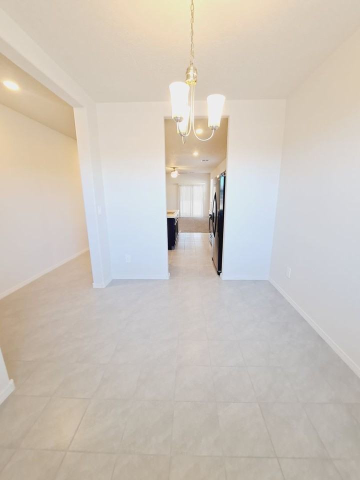 801 Desert Sienna Avenue - Photo 3 of 25