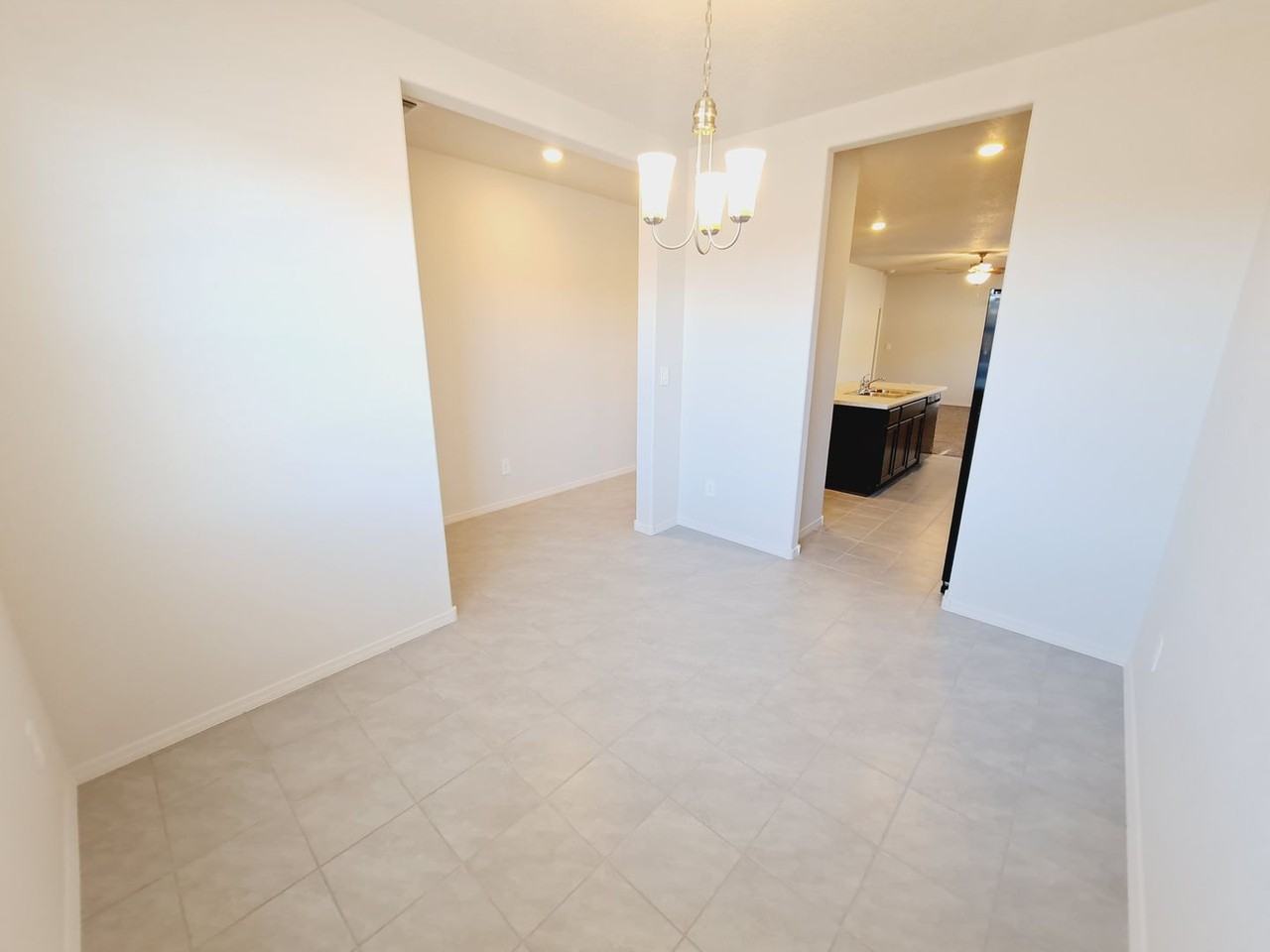 801 Desert Sienna Avenue - Photo 4 of 25