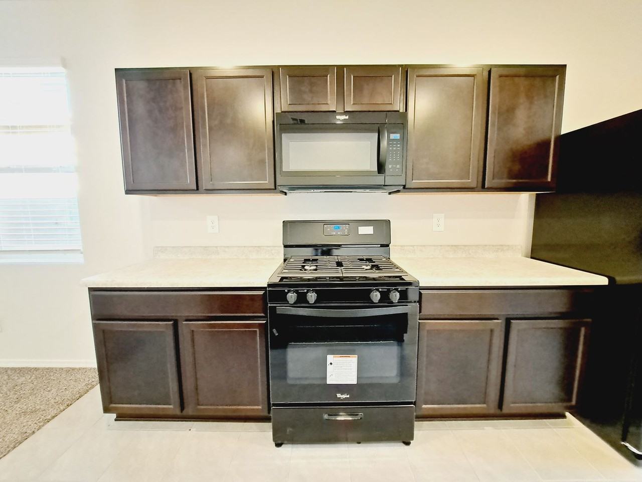 801 Desert Sienna Avenue - Photo 6 of 25