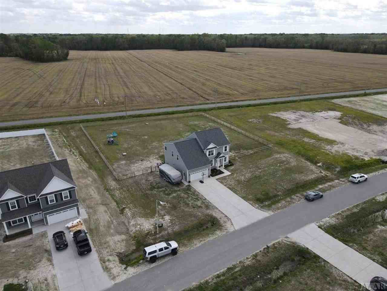 103 Stedman Ln W - Photo 2 of 28