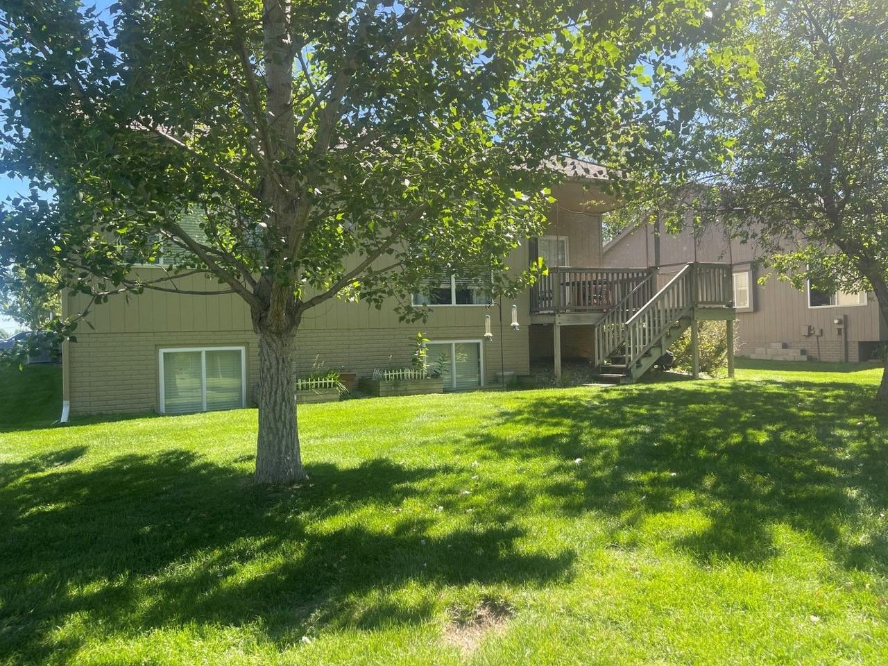 1007 Timberline Dr - Photo 2 of 24