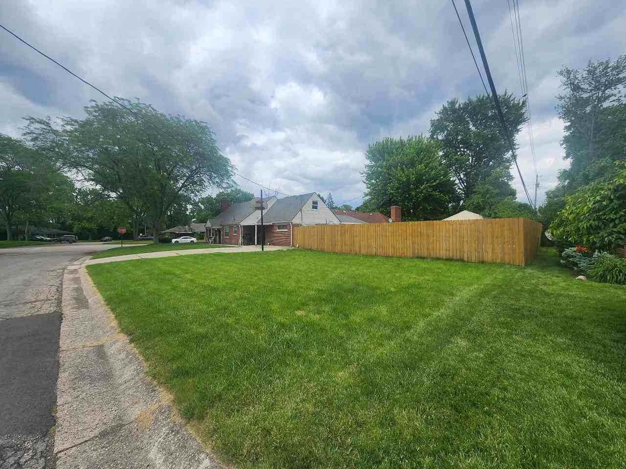 106 Oak St - Photo 2 of 19