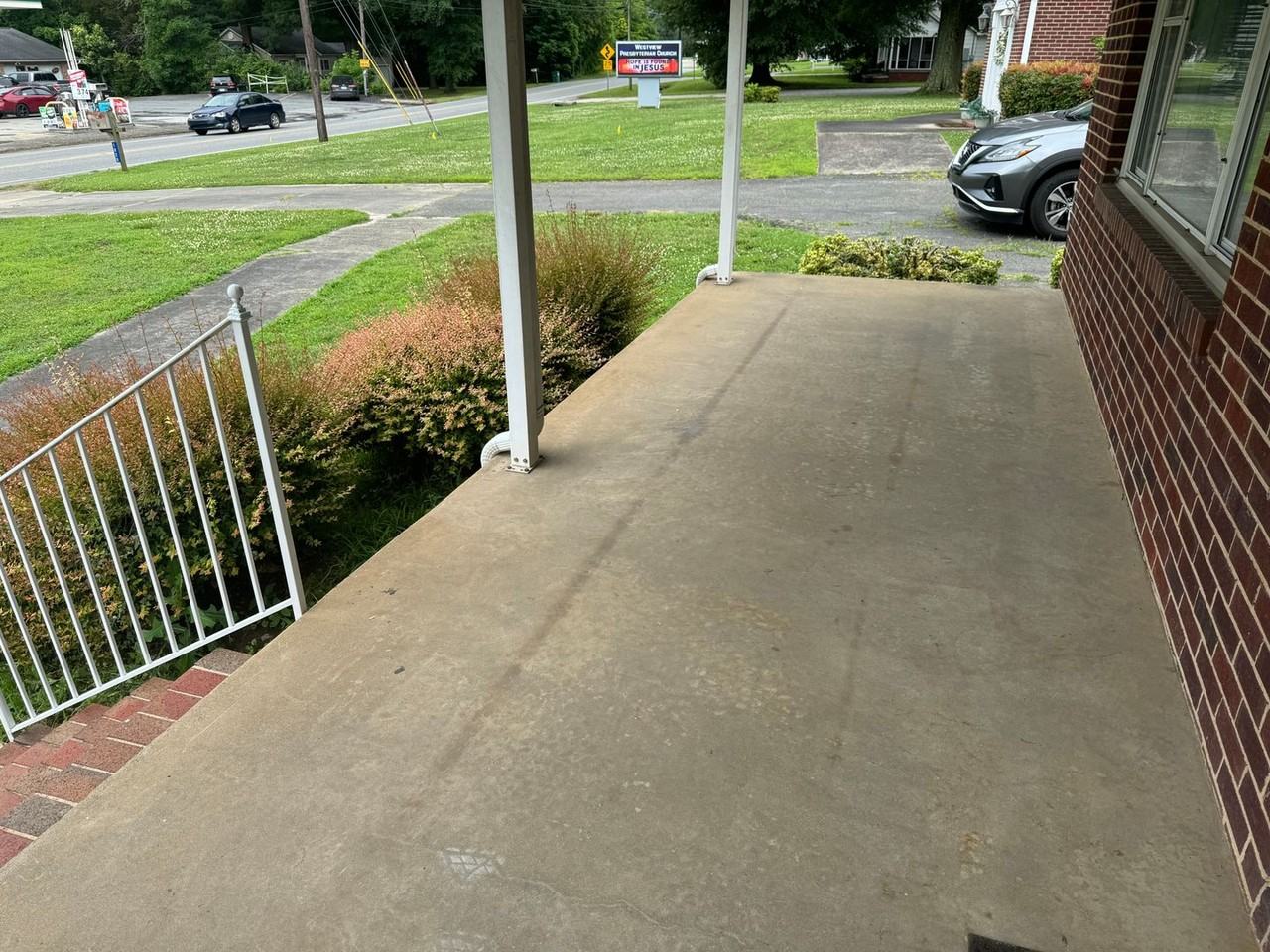 1020 W Catawba Ave - Photo 2 of 14