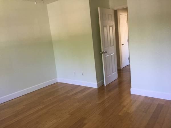 201 Fuchsia Way - Photo 4 of 17