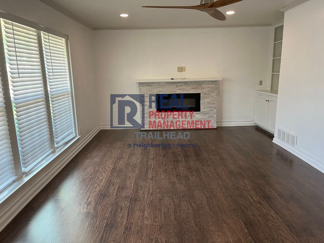 6402 Espana Dr - Photo 4 of 30