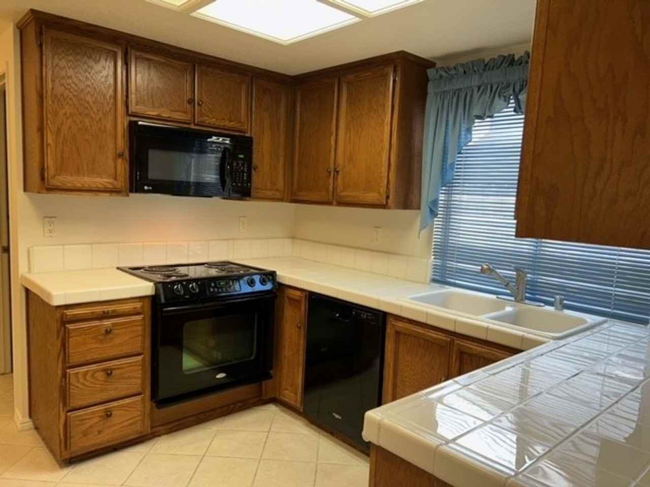 9055 Mirassou Ct - Photo 3 of 15