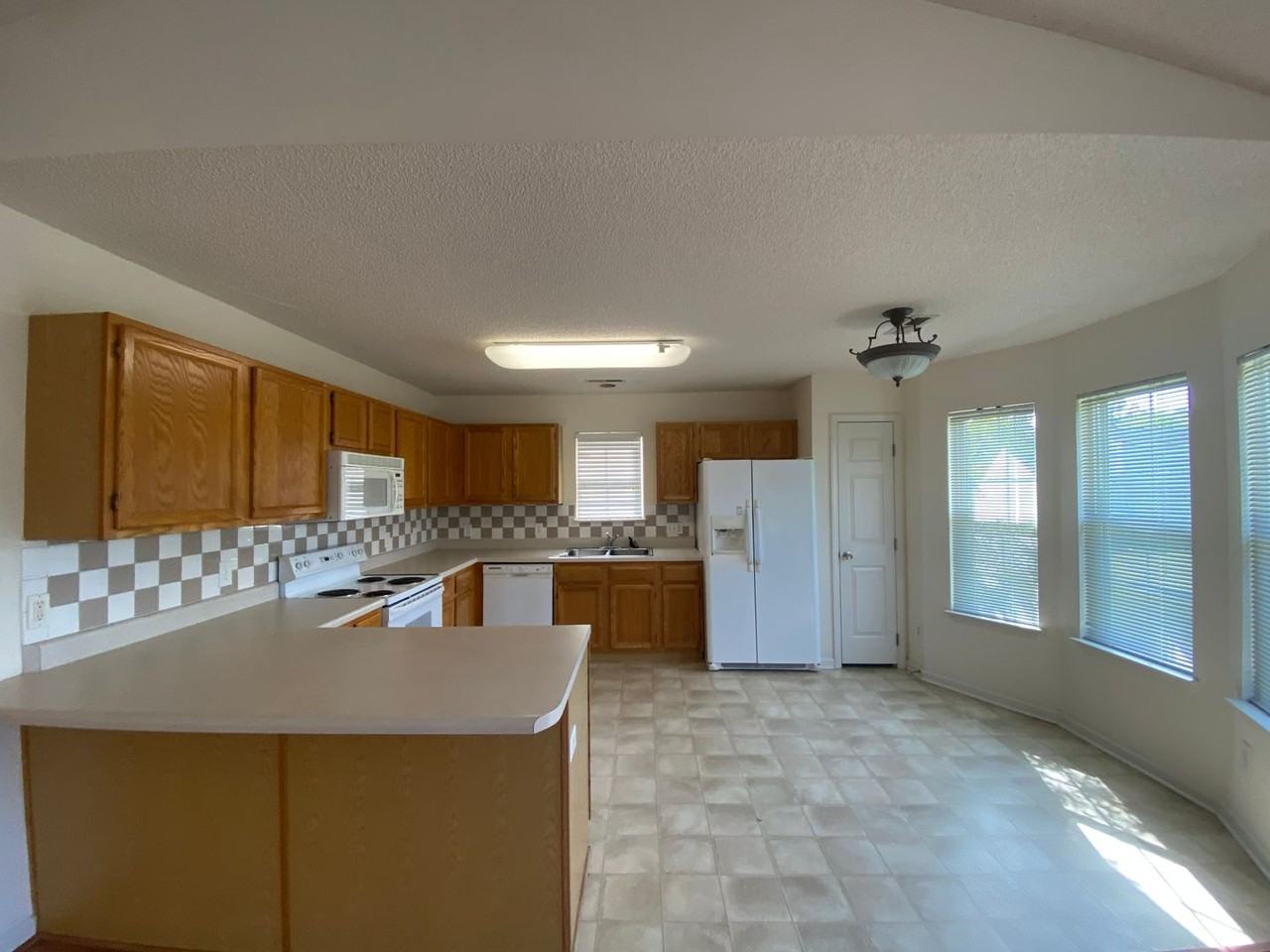 3009 Nevan Ln - Photo 5 of 26