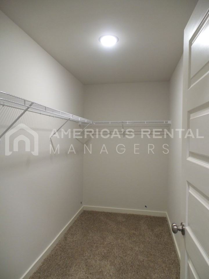 152 The Heights Dr - Photo 5 of 14