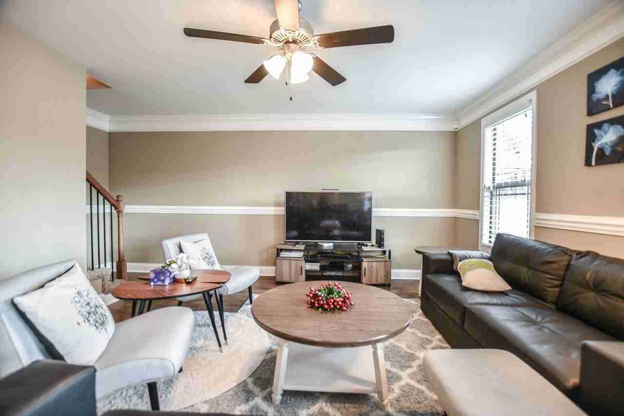 512 Sourwood Dr - Photo 2 of 18