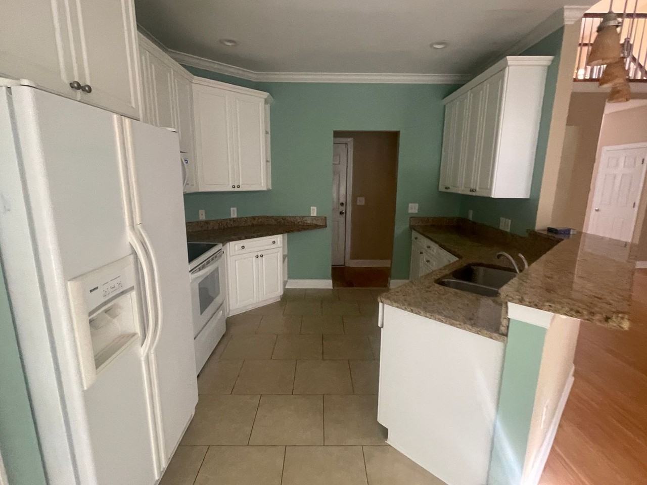 106 Ravenswood Rd - Photo 7 of 18