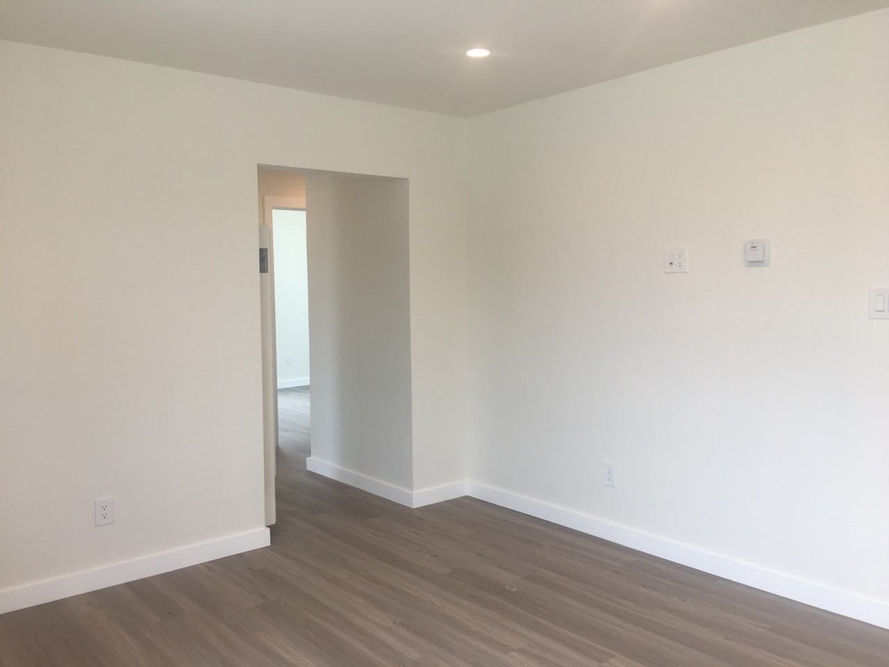 2076 Thomas Ave - Photo 5 of 20