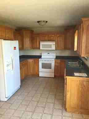 1637 E 512th Rd - Photo 3 of 14
