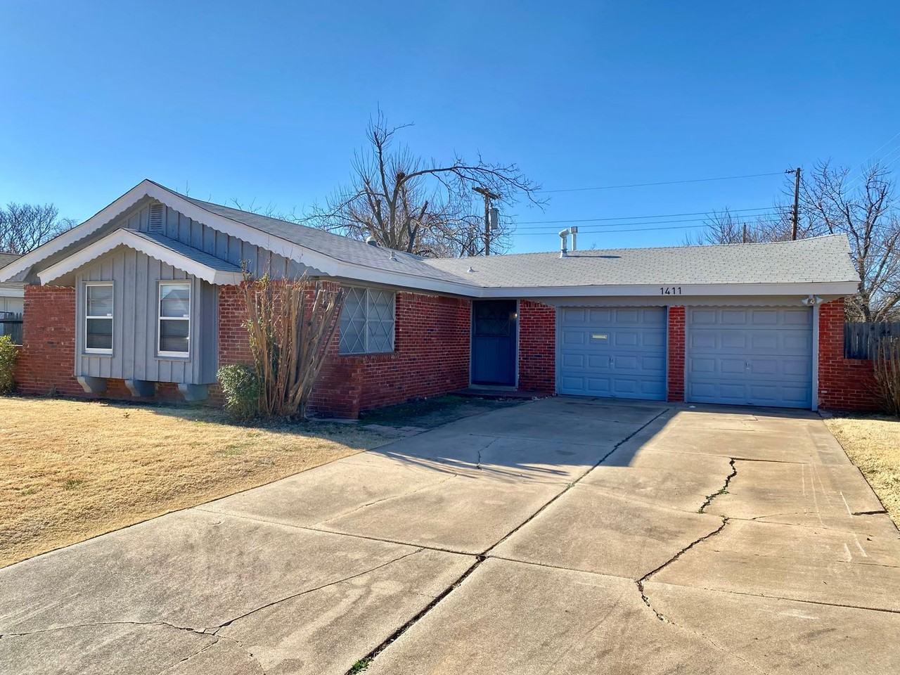 1411 Hampton Dr - Photo 2 of 24