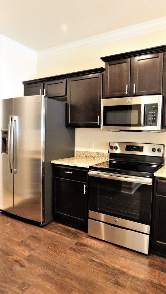 5069 Nw 22nd St - Photo 6 of 24