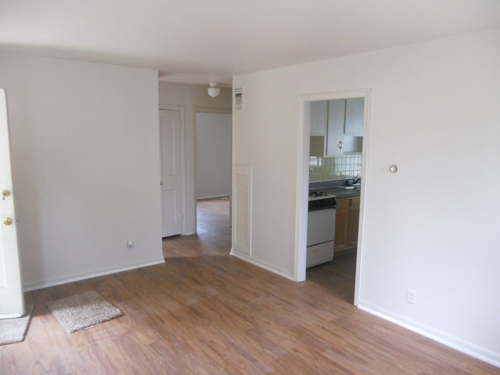 826 N Garfield St - Photo 3 of 7
