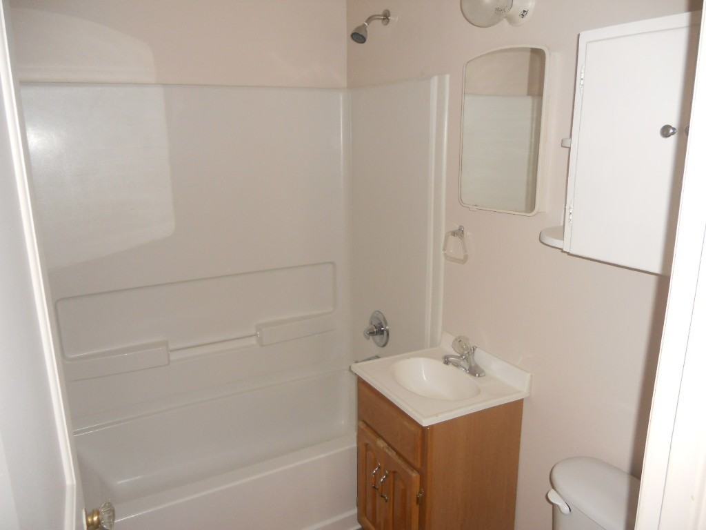 826 N Garfield St - Photo 4 of 7