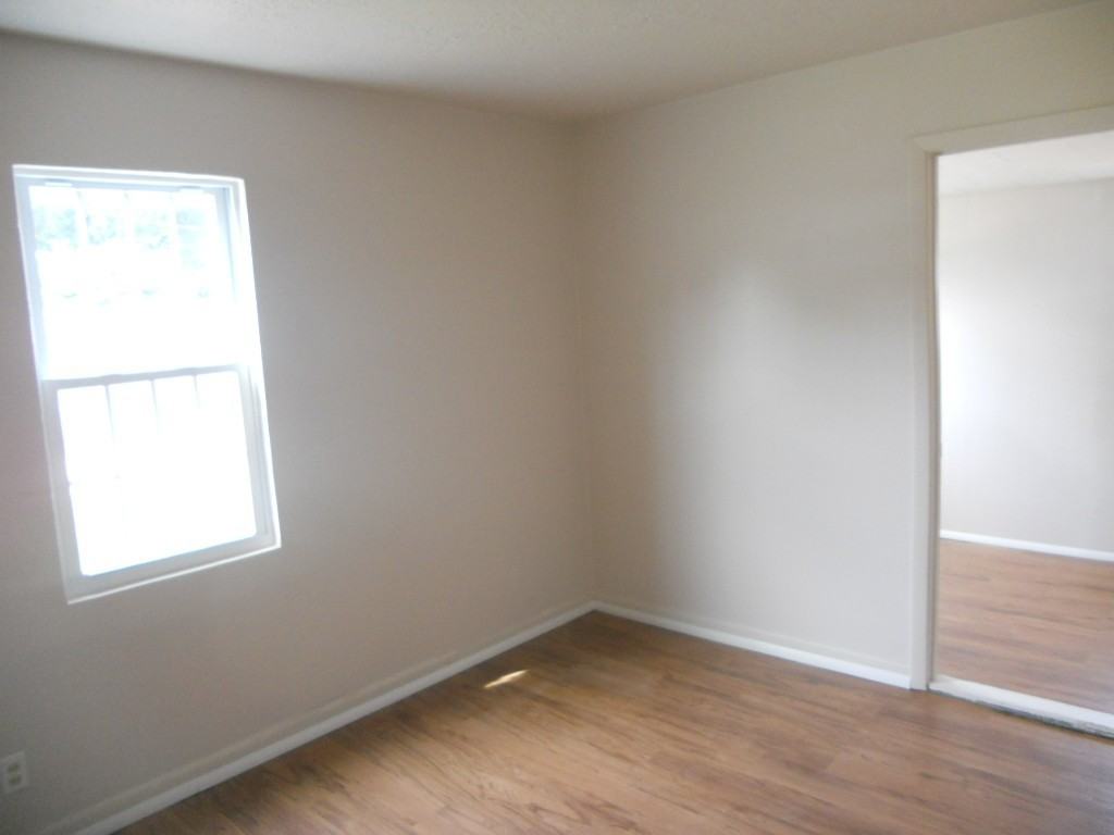 826 N Garfield St - Photo 5 of 7