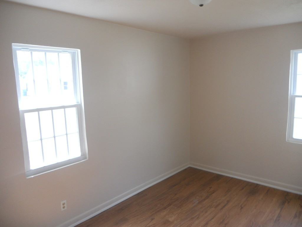 826 N Garfield St - Photo 6 of 7