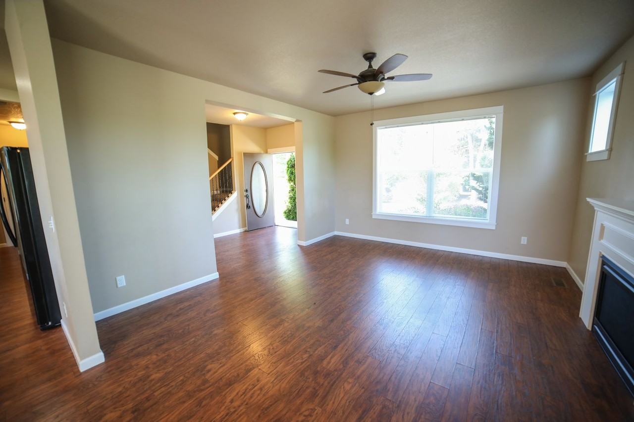 19063 Rose Rd - Photo 3 of 28