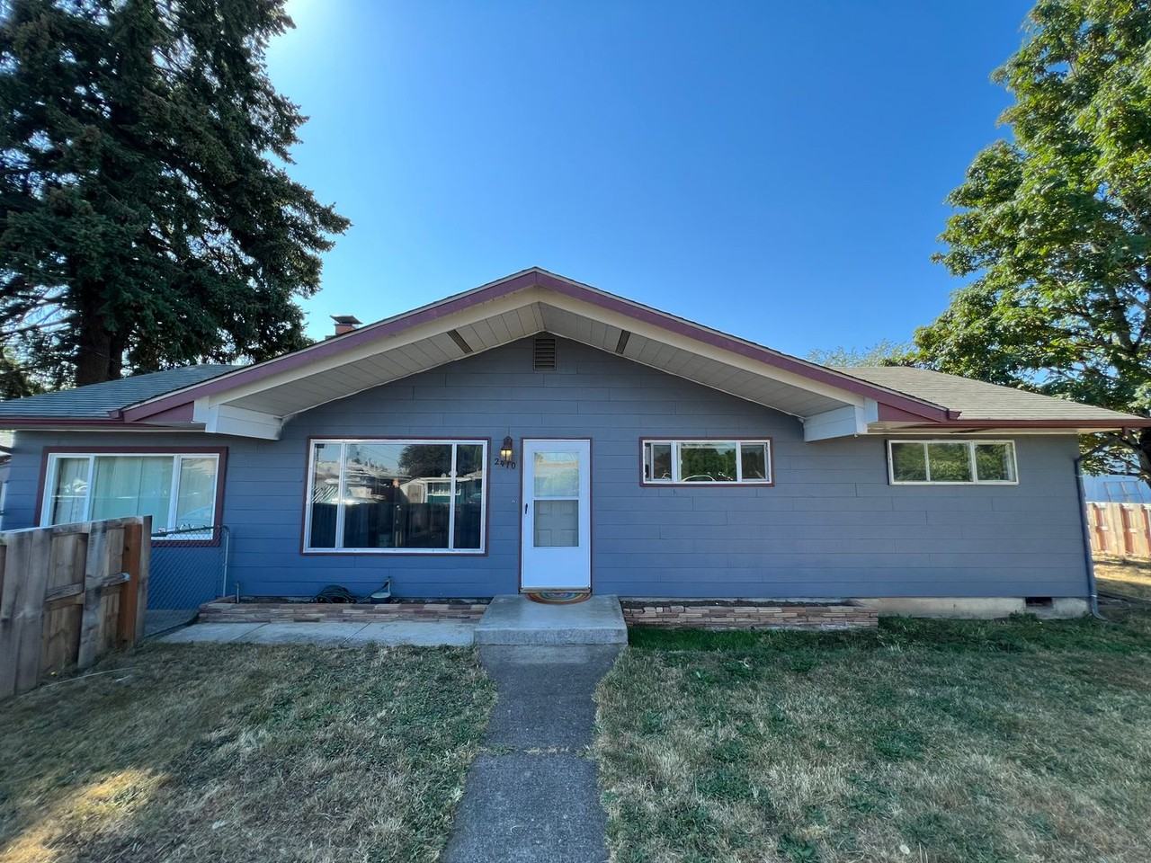 2410 9th Ave Se - Photo 3 of 23