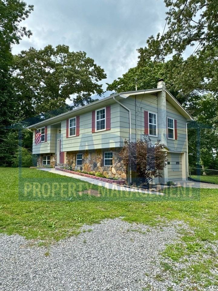 247 Heritage Hills Cir Ne - Photo 2 of 28