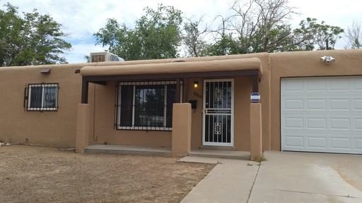 1504 Hoffman Dr NE - Photo 2 of 9