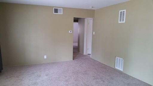 1504 Hoffman Dr NE - Photo 3 of 9